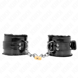 Kink Handgelenkfesseln, Verriegelung mit Schloss im Detail, Handgelenkfesseln der Kink BDSM-Serie im Karton