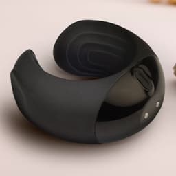 Rocks-Off Echo mit 72 mm Länge im direkten Größenvergleich gezeigt