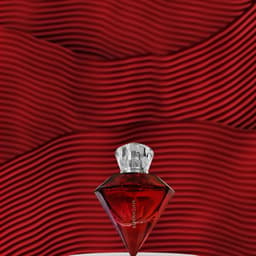 Verpackung des Eye of Love Matchmaker Red Diamond Pheromon-Parfums mit Produktangaben