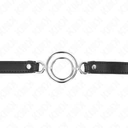 Kink Knebel mit mehreren O-Ringen in Schwarz, Riemen und Schnalle am Hinterkopf im Detail