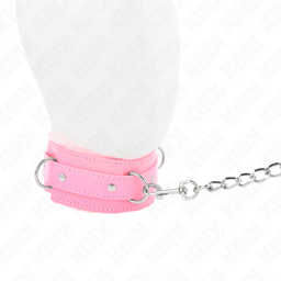 KINK Halsband mit Einschränkungen, Ansicht von der Seite, präsentiert in natürlichem Licht