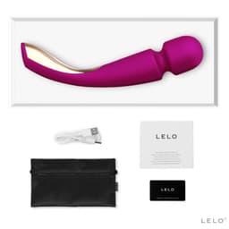 Lelo Smart Wand 2 Bordeaux im Größenvergleich in der Hand gehalten