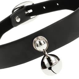 Coquette Chic Desire Halsband, Nahaufnahme des Rassel-Anhängers
