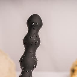Originalverpackung des Rocks-Off Petite Sensations Pearls mit Produktabbildung