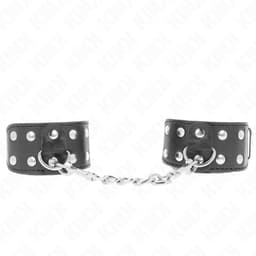 Kink Armbänder mit doppelter Nietenreihe in Schwarz von der Seite, Nietenreihen und Verschluss im Detail