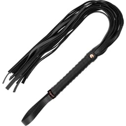 Coquette Chic Desire Flogger mit 15 cm Griff und Metallbeschlag in Nahaufnahme