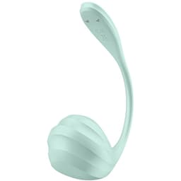 Satisfyer G-Punkt-Stimulator im direkten Größenvergleich mit einer Hand gehalten