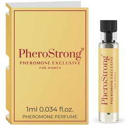 PheroStrong Exclusive Parfumflakon in der Hand gehalten, Größenvergleich des Flakons