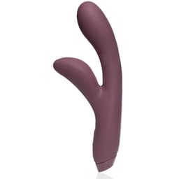 Je Joue Hera Rabbit-Vibrator in Lila, Gesamtansicht, in natürlichem Licht fotografiert
