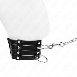 KINK Halskette im Sub-Style-Design umgelegt, Größenverhältnis am Hals