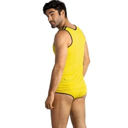 Anais Men Tokio, ärmelloses Herren-Top in Gelb aus weichem Modal-Mix, Rückansicht mit Blick auf die Passform