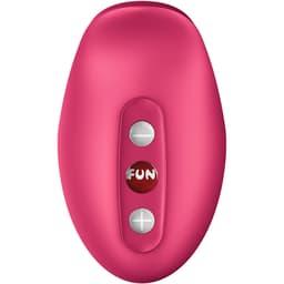 Fun Factory Belle Air-Pulse-Vibrator in der Hand im Größenvergleich