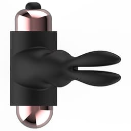 Coquette Chic Desire Cockring, Nahaufnahme der Bedientaste in scharfer Detailansicht