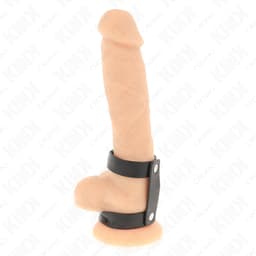Kink Leder-Penisring von der Seite, beide Schlaufen und Verschlüsse im Detail