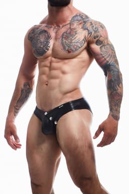 Cut4Men Wetlook-Slip in Schwarz, komplette Gesamtansicht von vorne fotografiert