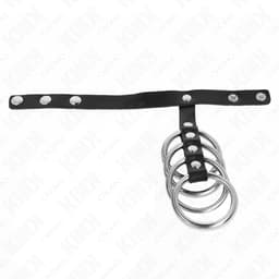 Nahaufnahme der vier gleich großen Metallringe des Kink Penisring-Sets