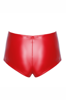 Noir Handmade Wetlook-Shorts in Rot am Model getragen, seitliche Ansicht im Ganzen