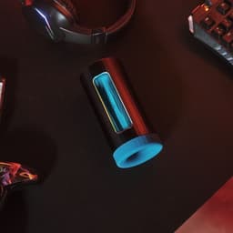 Lelo F1S V3 Masturbator, Nahaufnahme der drei Bedientasten am Gehäuse