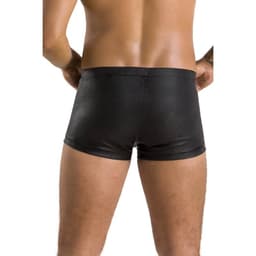 Passion 050 Patrick Boxershorts in Schwarz, Seitenansicht mit Fokus auf den Sitz am Körper
