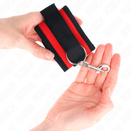 Verpackung der Kink Handgelenkfesseln in Rot-Schwarz, Handgelenkfesseln der Kink BDSM-Serie im Karton