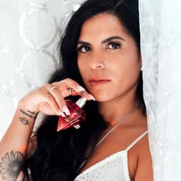 Verpackung des Eye of Love Matchmaker Red Diamond LGBTQ Parfums mit Produktangaben