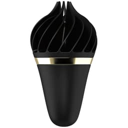 Satisfyer Sweet Treat Spinnator in Schwarz im Größenvergleich in der Hand
