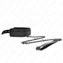 KINK Neopren-Bondage-Halsband Modell 1 umgelegt, Größenverhältnis am Hals