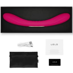 Beide Enden des LELO Boomerang Paarvibrators in kirschrotem Silikon in Nahaufnahme
