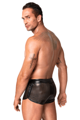 Noir Handmade Men Chaos Shorts, Nahaufnahme des perforierten Lochmusters